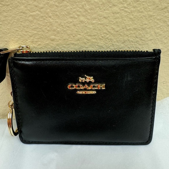 Coach Accessories - Coach zippered card/ID case in black leather